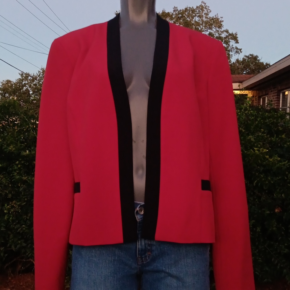 BLACK LABEL by Evan Picone Ladies Beautifully Designed Red Blazer w/ Black Trim - Picture 3 of 16